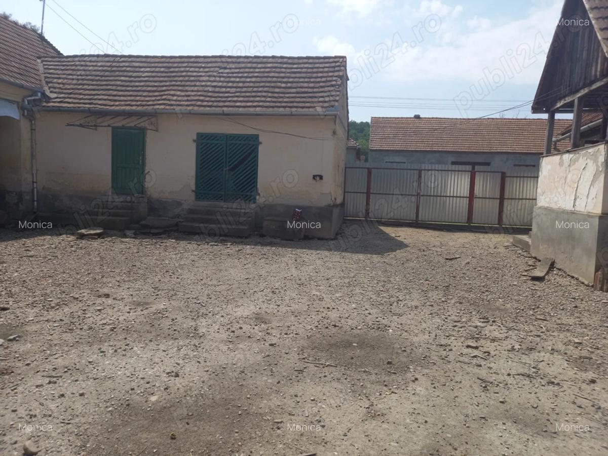 Ocazie, merita -Proprietar vand casa cu gradina in Chelmac , str.Principala, nr.80 - 3