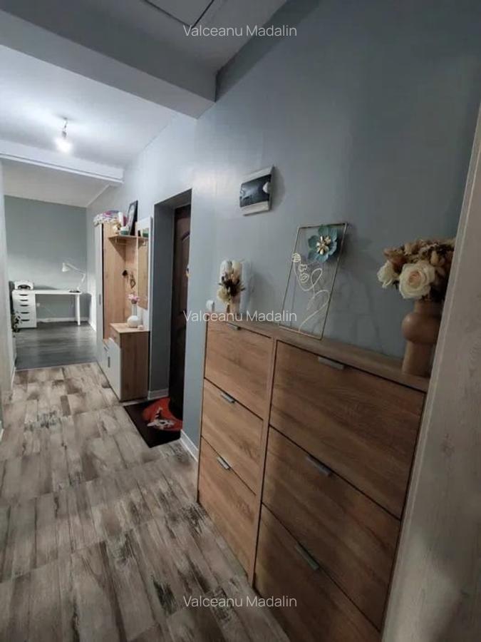 360 Grade Imobiliare oferă spre vânzare un apartament decomandat cu 2 camere - 2
