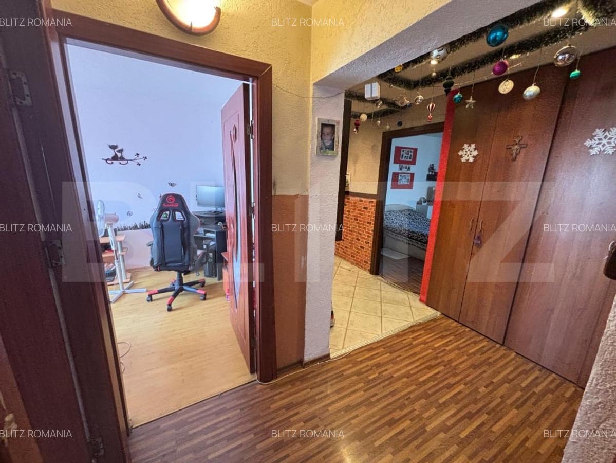 Apartament de vanzare, cu 3 camere, zona Micro 5 - 8