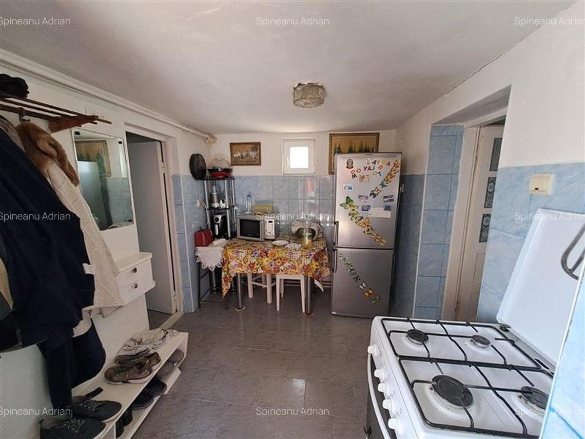 Casa individuala  Mehala aproape de Piata -Profi, 22 m front stradal - 1