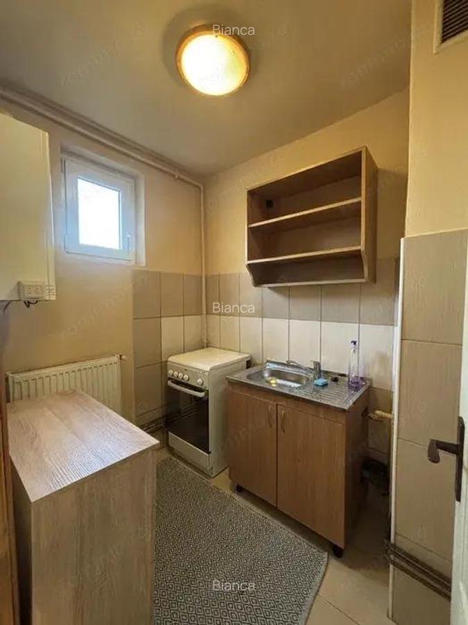 Inchiriez ap.o camera, et.3, suprafata utila de 32 mp. - 4