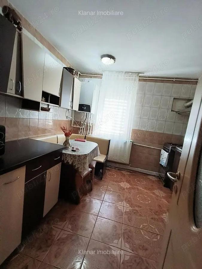 De vanzare apartament 2 camere in Curtea de Arge? langa Manastire - 9