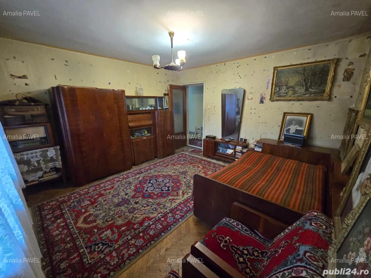 Proprietar vand apartament decomandat 90 mp - 3 camere in Brad - 5