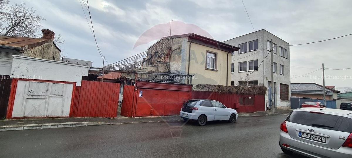 DE VANZARE Teren/Casa in zona Eroii Revolutiei - 6