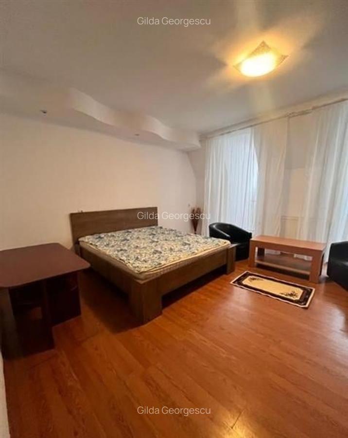 Apartament cu 3 camere circular, mobilat în Centrul Istoric - 2