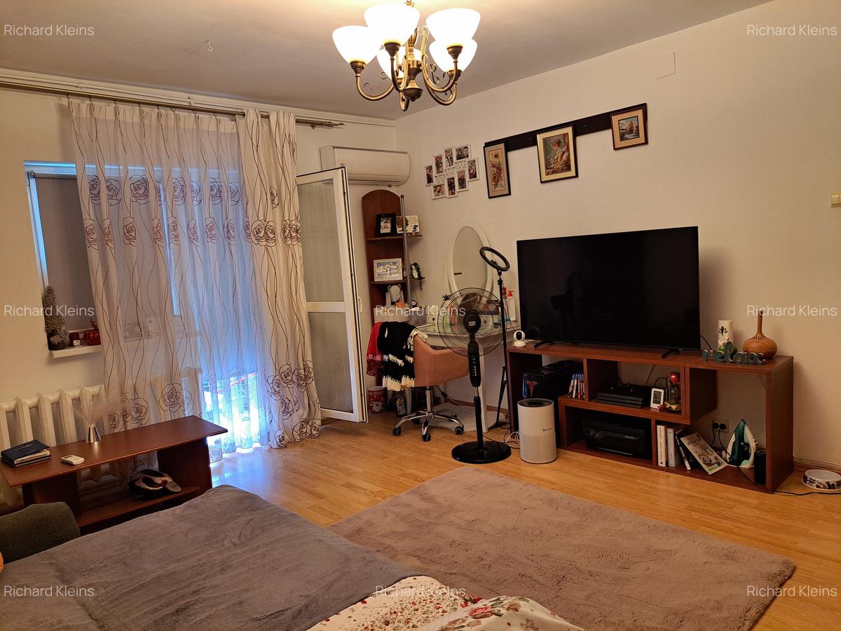 Garsonieră decomandată în Sebastian - 2