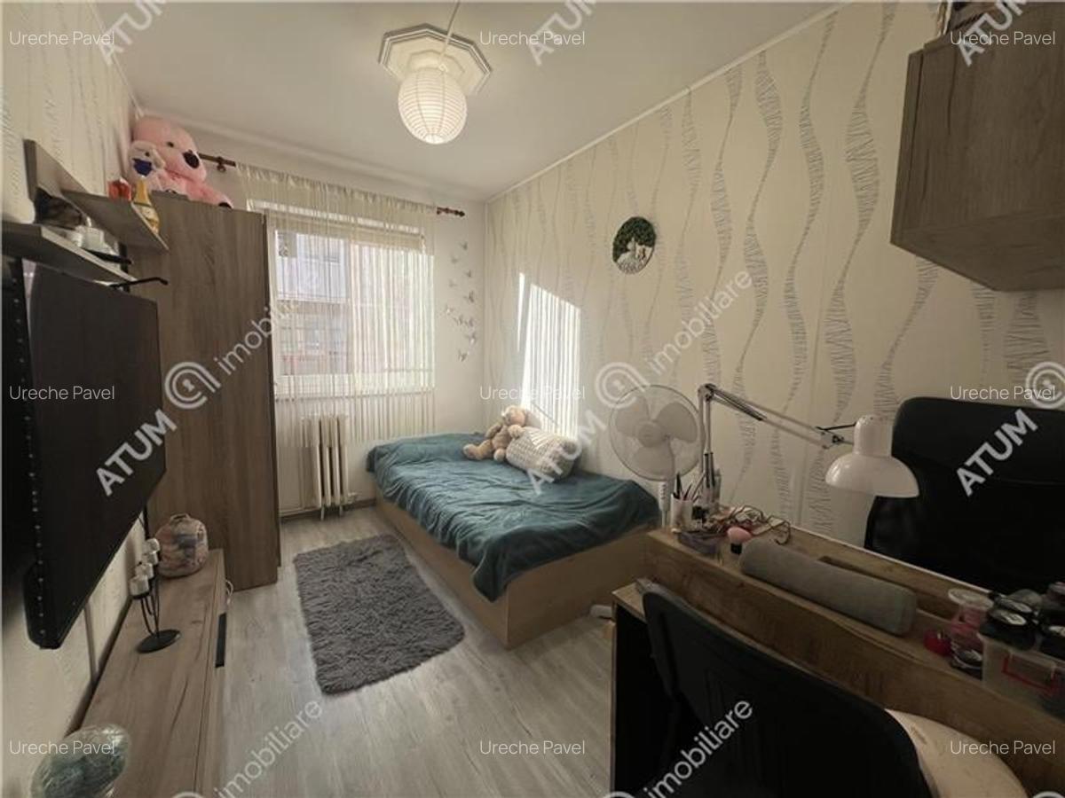Apartament cu 3 camere decomandate si balcon etaj 2 zona Vasile Aron - 2