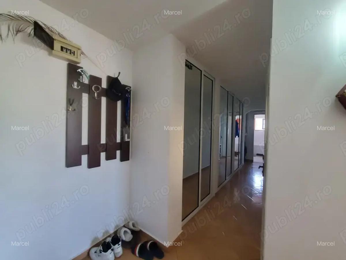 Vanda schimb apartament 3 camere, decomandat, 2 balcoane, 2 bai, 4 4 - 7