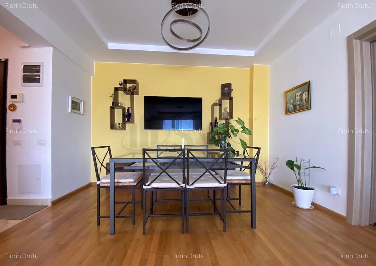 Apartament 3 camere - mobilat -2 parcari incluse - 4