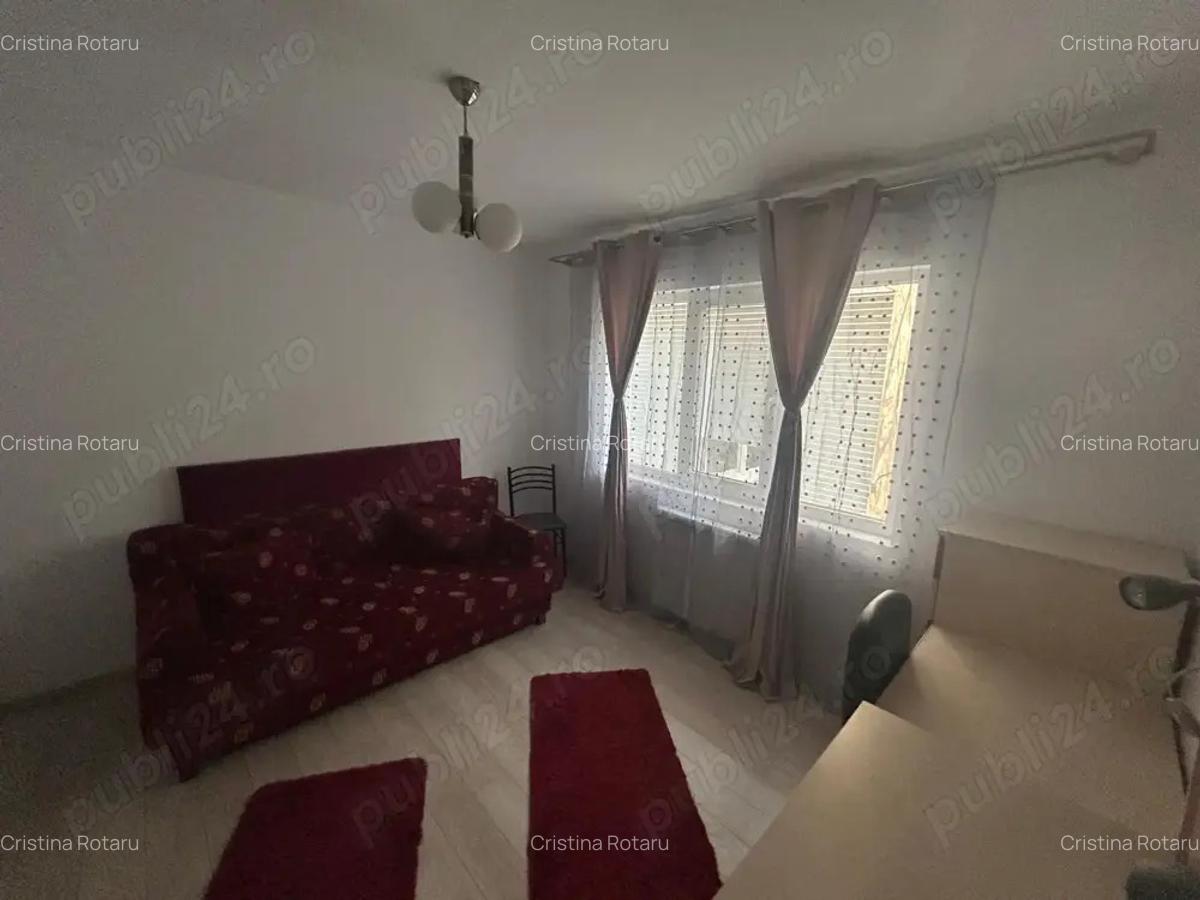 Apartament cu 4 camere de inchiriat - 1