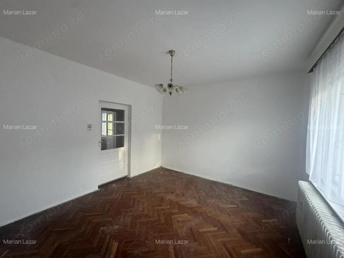 Casă cu Teren 2880 Mp în Central - 22