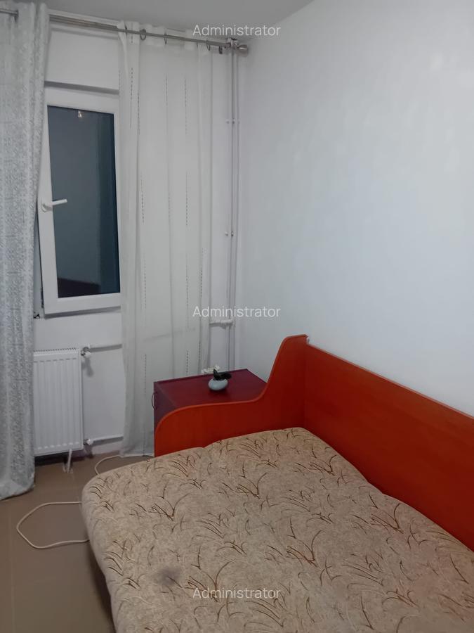 Apartament cu 3 camere semidecomandat în Km 4-5 - 7