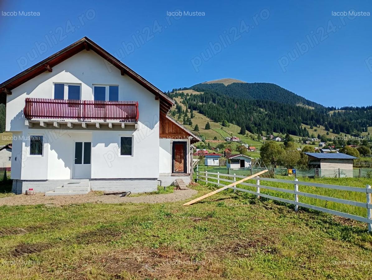 Casa de vanzare ?i teren aferent Dorna Candrenilor Suceava - 1