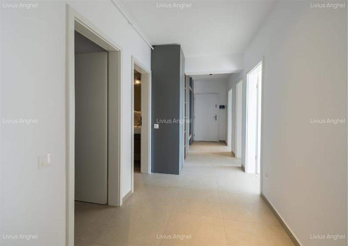 Apartament cu 3 camere decomandat în Tractorul - 10