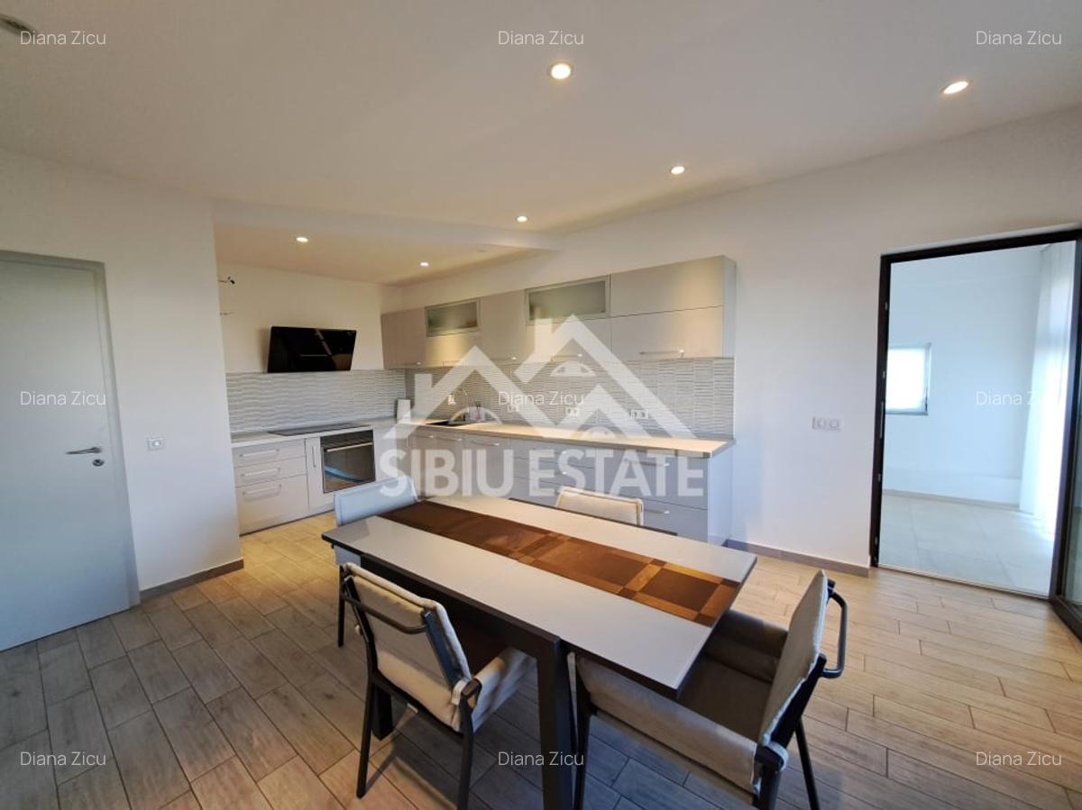 Casa moderna cu 4 garaje si teren mare, Sibiu Sura Mica - 20