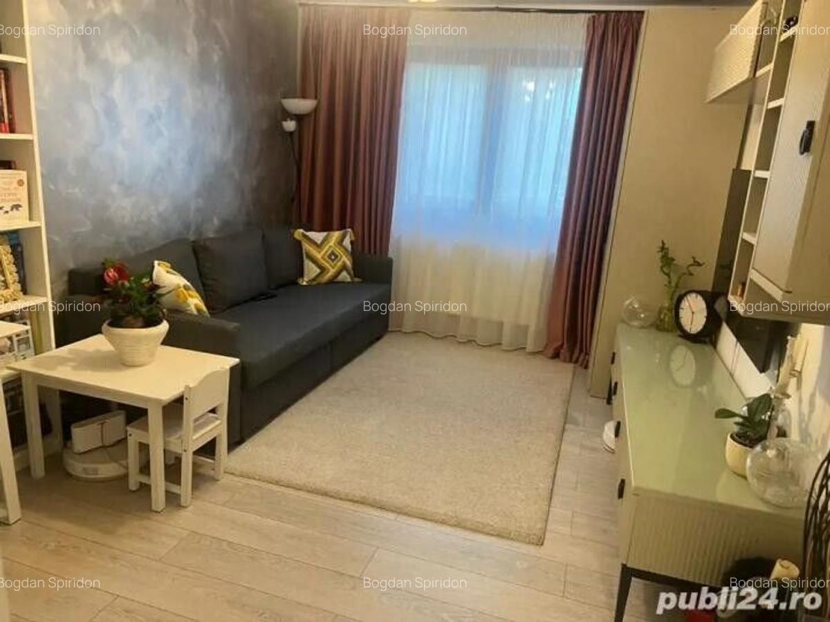 Apartament cu 3 camere decomandat în P-ța Victoriei - 7