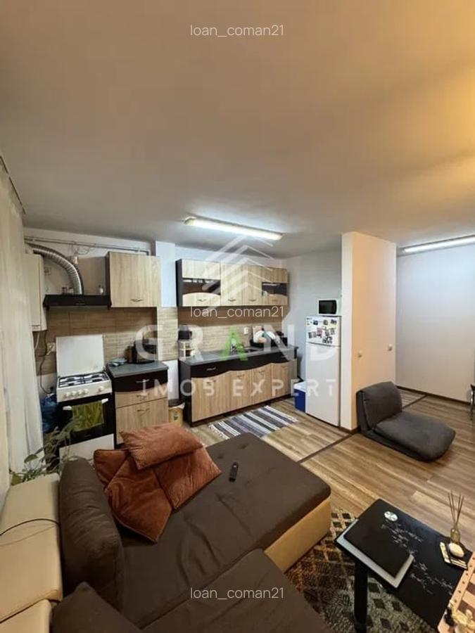 Apartament de vanzare semidecomandat cu 2 Camere, Balcon 12 mp & Parcare, BACIU - 4