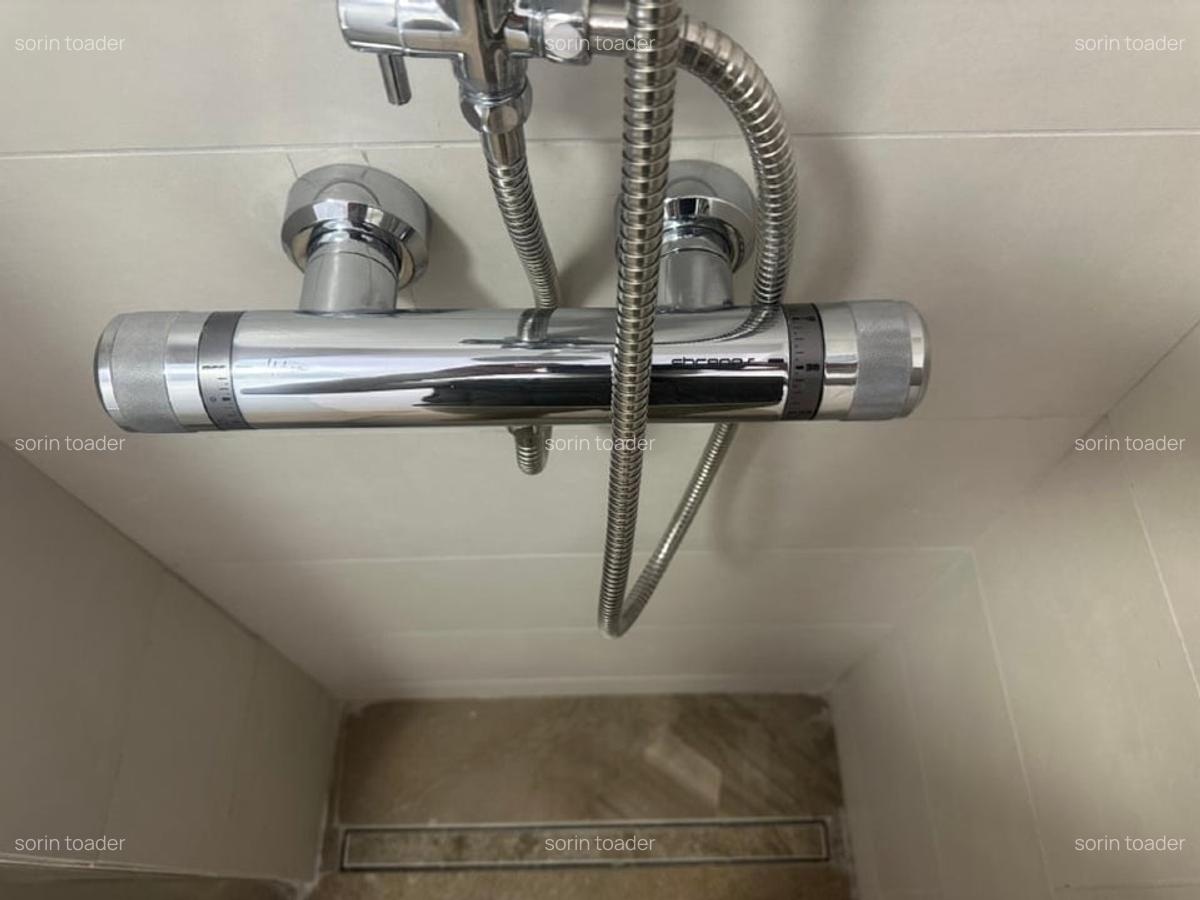 Vand apartament proaspat renovat , finisaje lux - 14