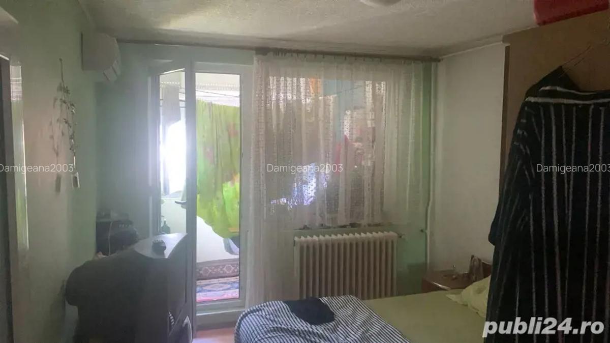 Apartament 3 camere decomandat - 1