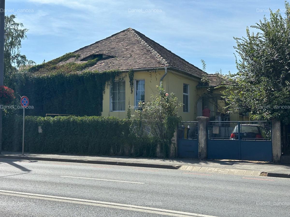 Casa singur in curte -teren 680 mp- zona premium in Sibiu - str. Balea - 2