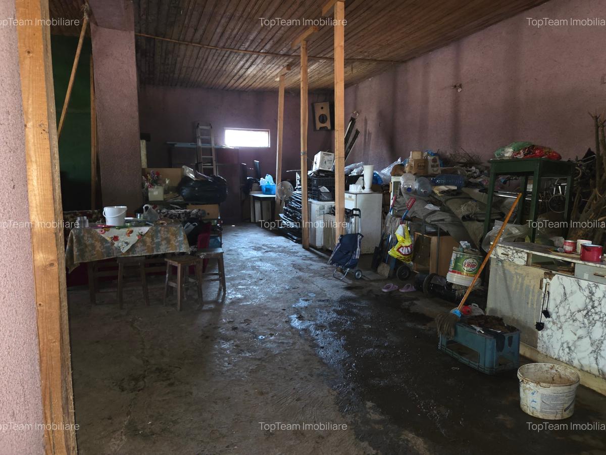 Casă cu 4 camere în Botoroaga - 9