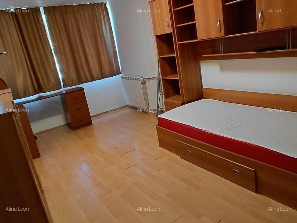 Apartament 3 camere, 70 mp, semidecomandat, metrou aproape, 1 Decembrie 1918 - 2