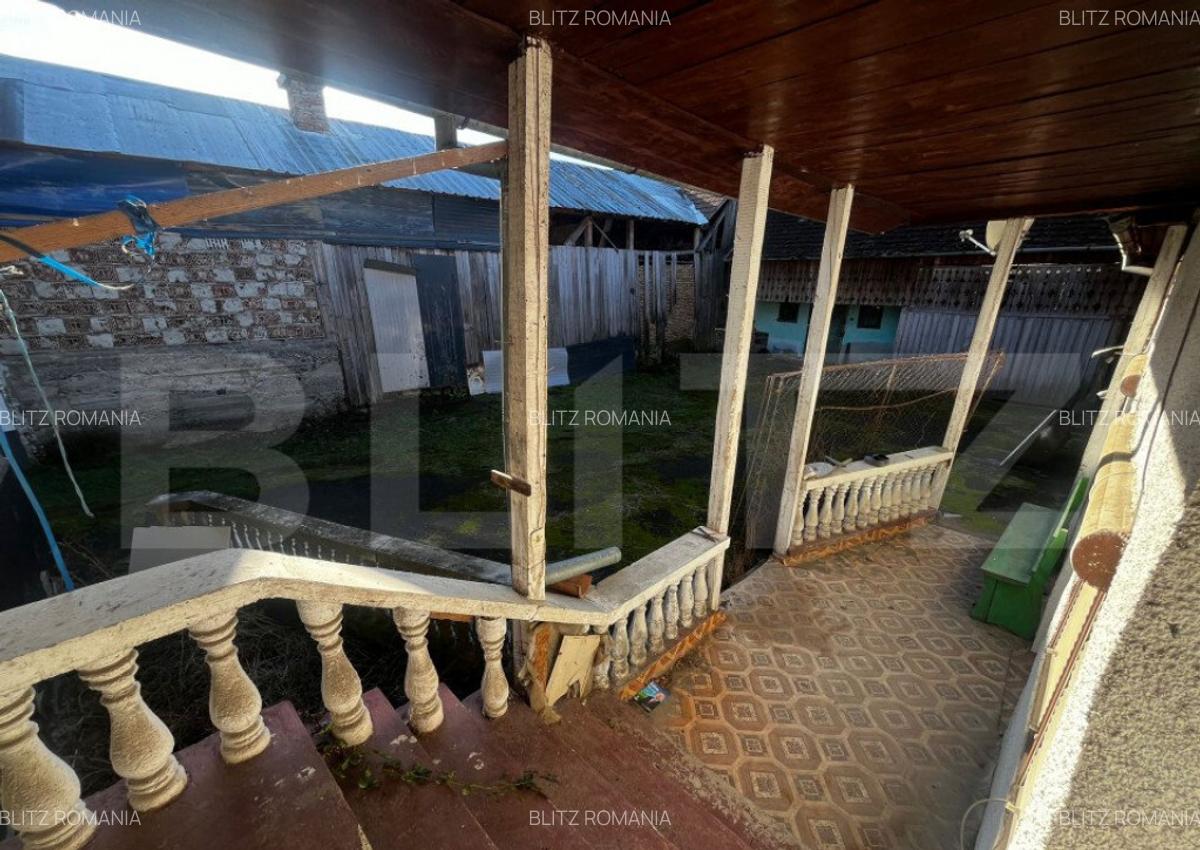 Casa individuala de vanzare, 110 mp + 2700 mp teren, la 11 - 5