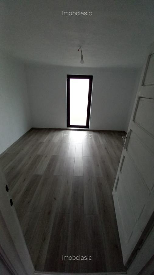 Vanzare proprietate- casa si teren Gheboieni Dambovita - 2