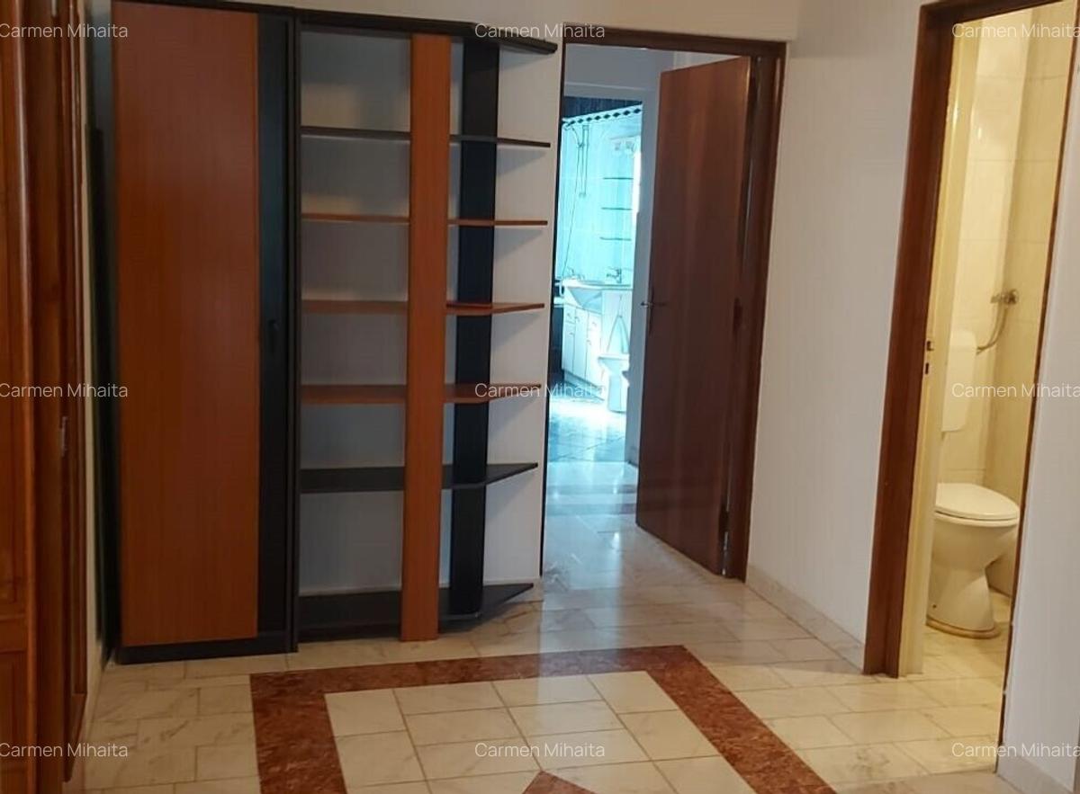 BANEASA, etaj de vila, 3 camere, mobilat si utilat, parcare. - 10