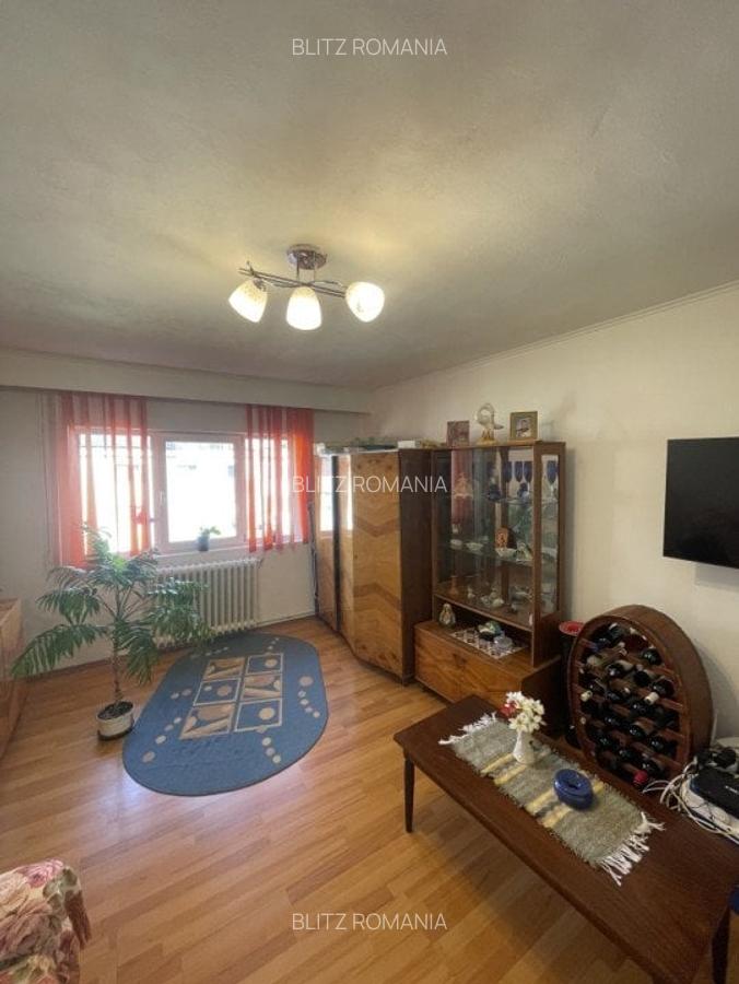 Apartament de vanzare cu 3 camere, 63mp, zona Alecsandri - 2