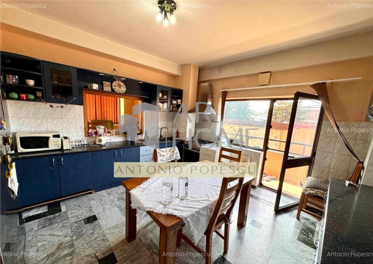 Apartament 4 camere, terasa 49,5 mp, an 2010, Ploiesti, Bd. - 12