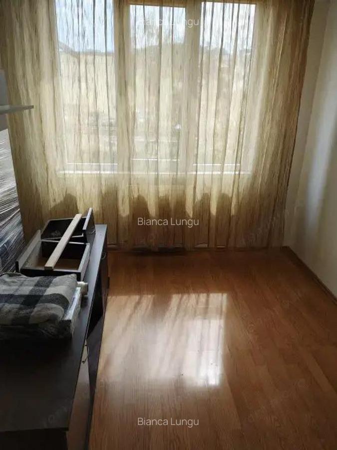Apartament de 4 camere ( Hol H )-Tractorul - 4
