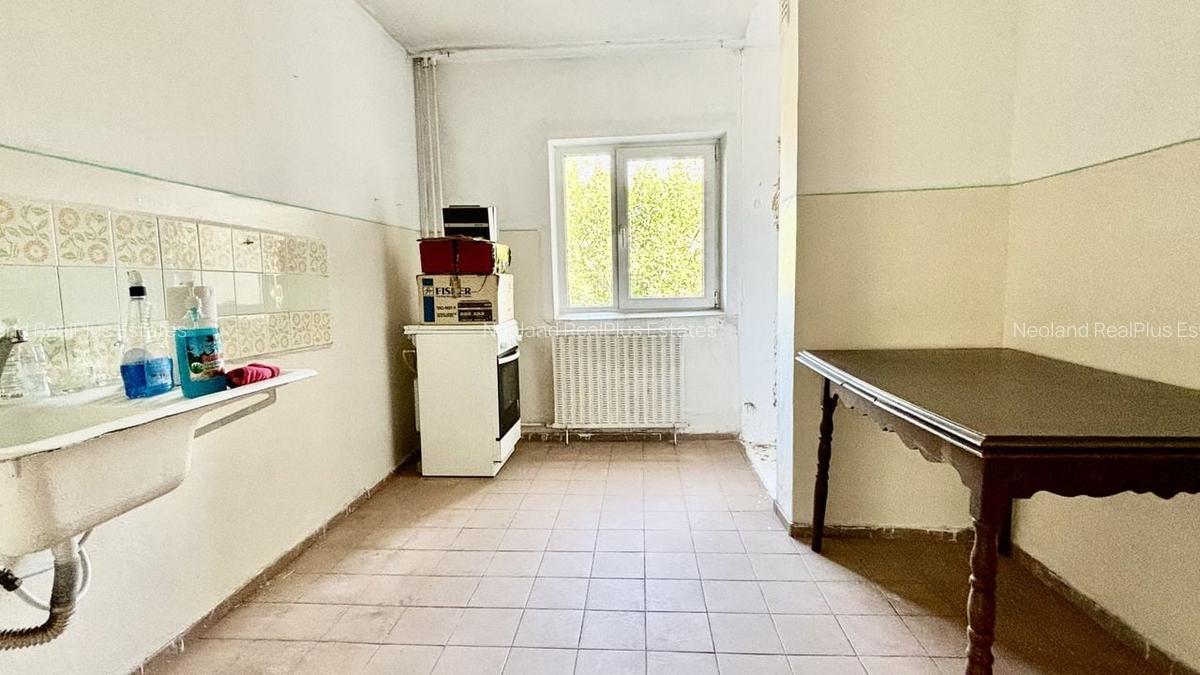 Apartament 4 camere decomandat - 3
