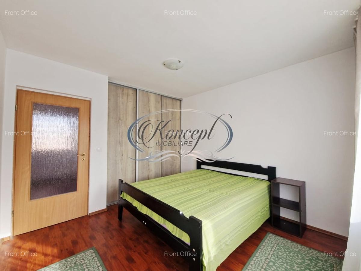 Casa moderna cu mansarda si curte comuna in zona Campului - 8