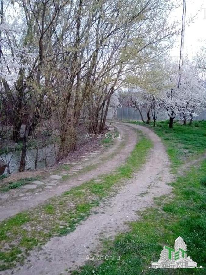 Vila 7 camere- 300 mpu+ curte 2000 mp- Giulesti- Sector 6 - 8