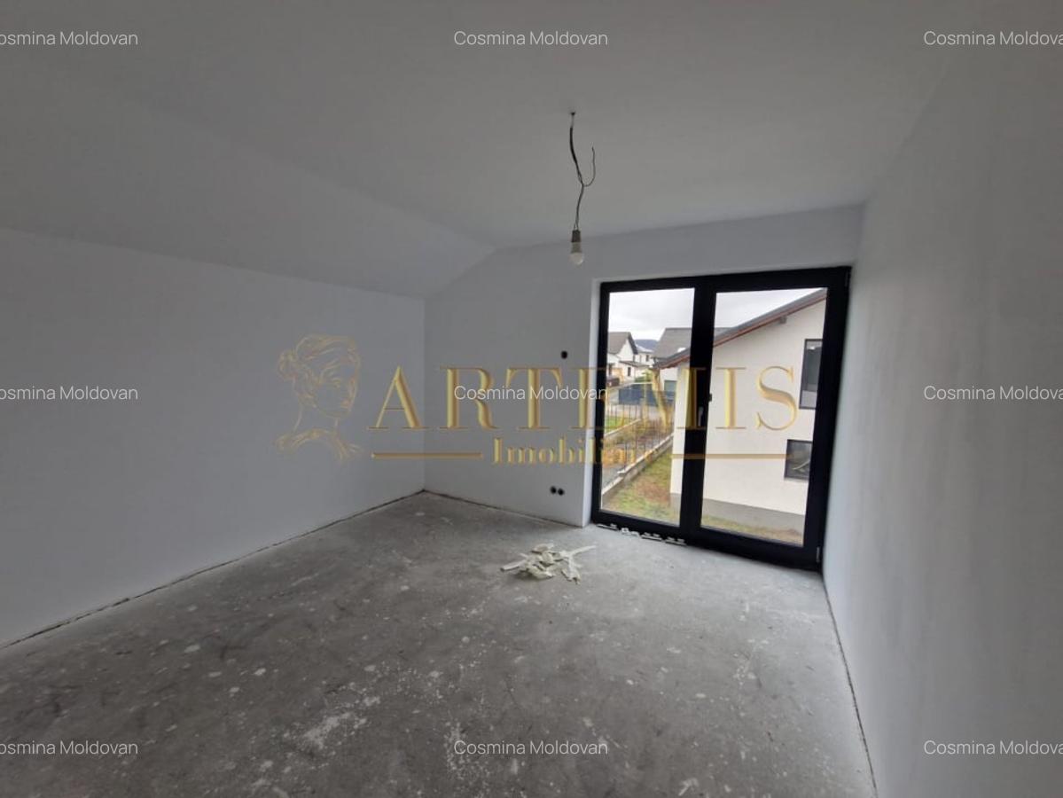 Casa individuala, decomandata, 5 camere,  180 mp., teren 500 mp., zona Subcetate - 10