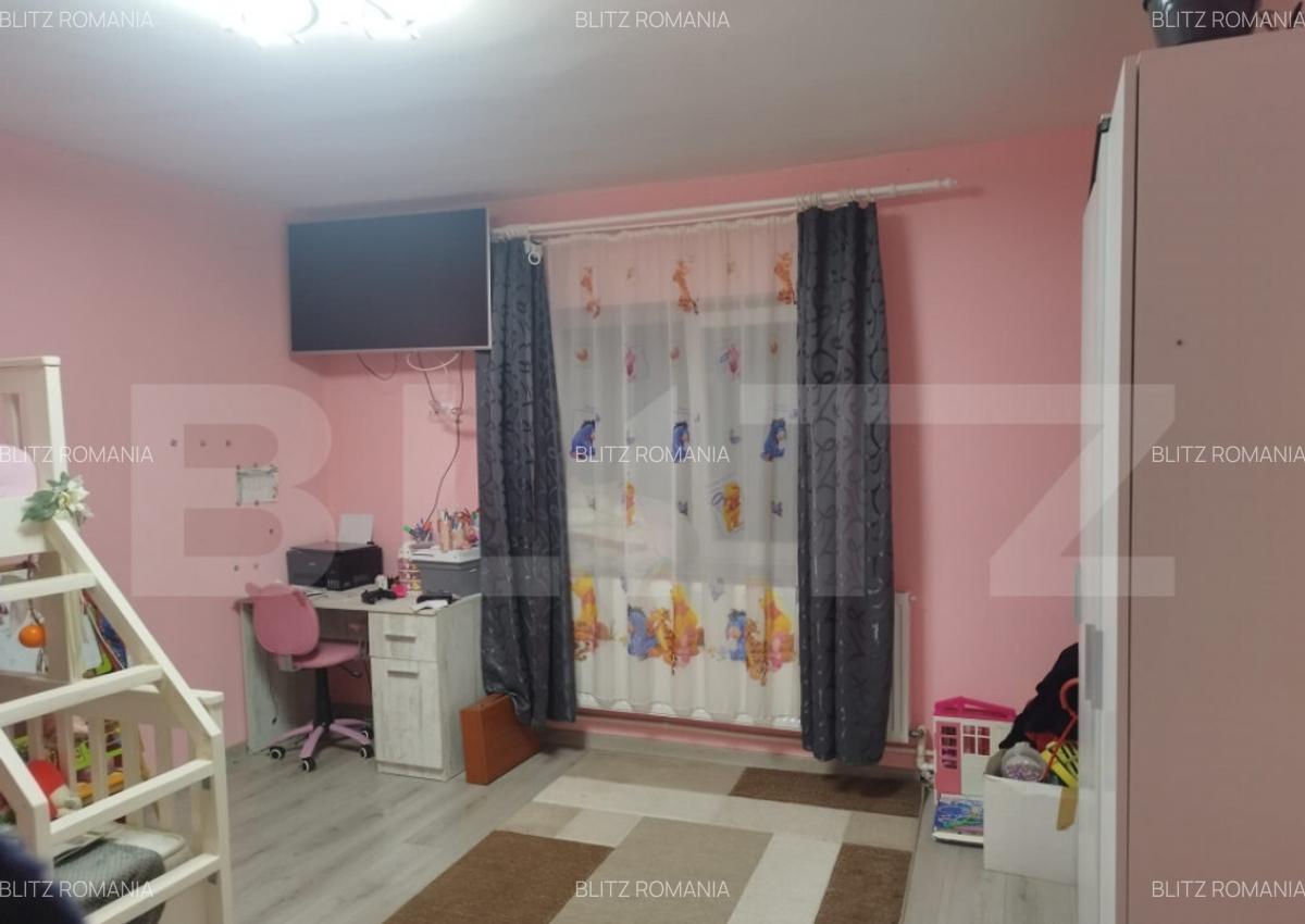 Casa cu 2 camere,baie, bucatarie,anexe.pivni?a teren 1000 - 7