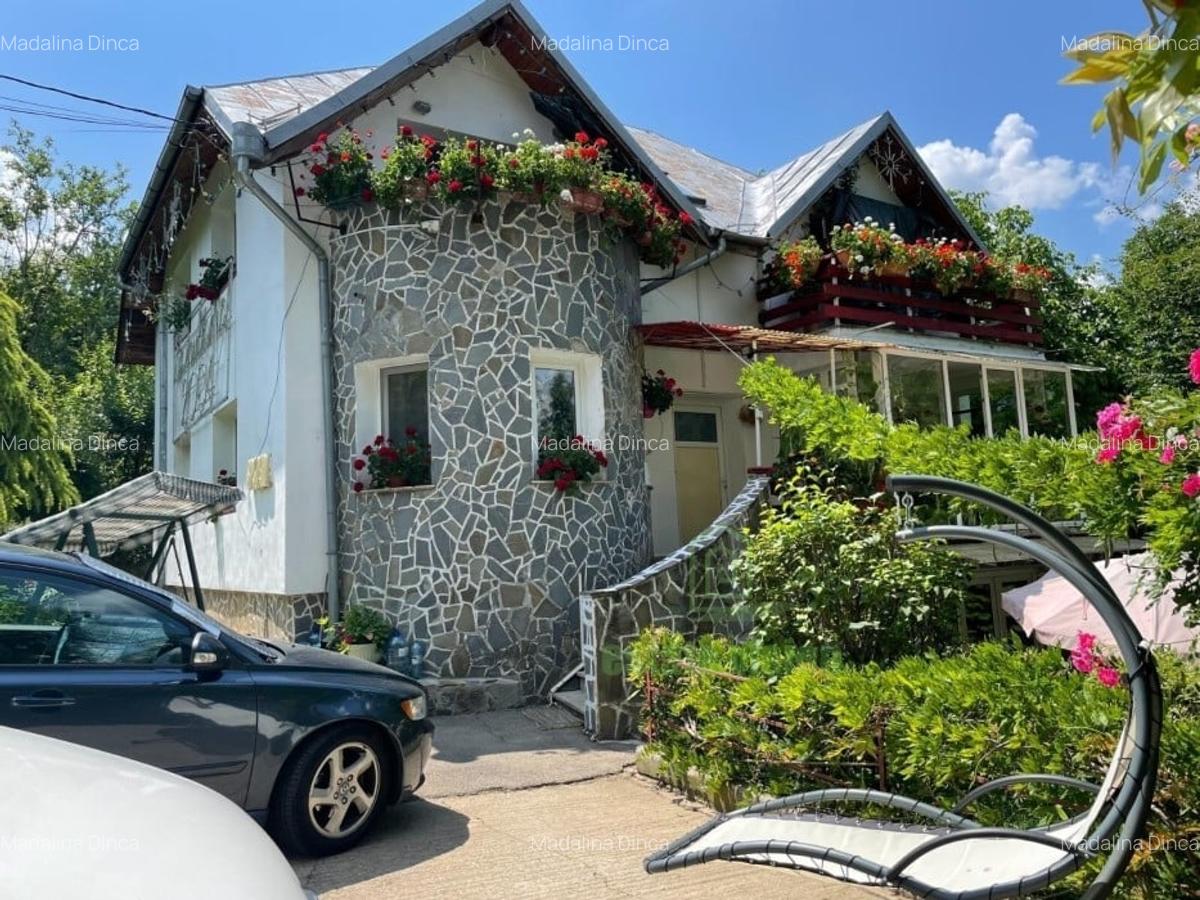 Proprietate deosebita cu gradina superba, luxurianta, 3000 mp, Breaza - 1