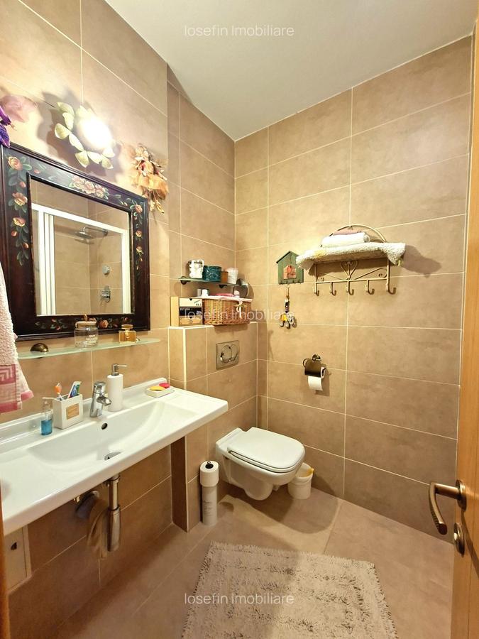 Central, pe malul Begai,  gata de locuit - 12