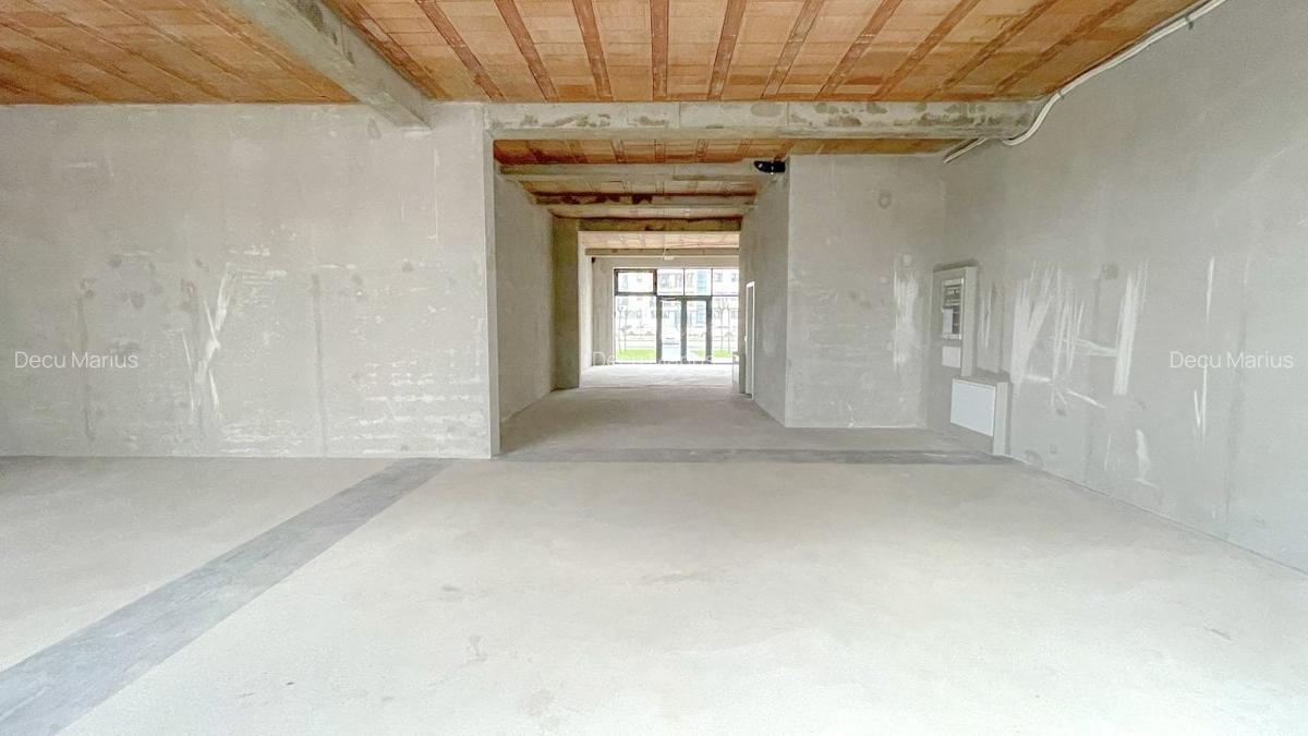 Spațiu comercial, 430.45 mp în Tractorul - 6