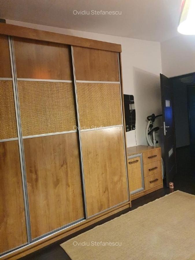 Apartament cu 3 camere decomandat în 1 Mai - 7