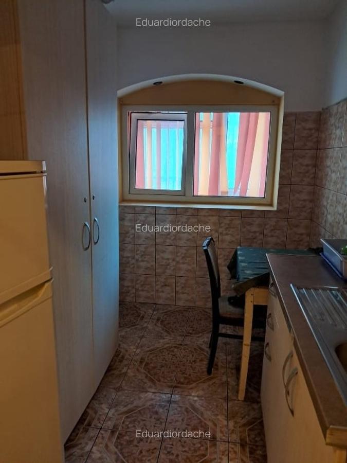 Vand apart 2 camere tranformat in spatiu de birouri Abator - 4 Vand apart 2 camere tranformat in spatiu de birouri Abator - 4