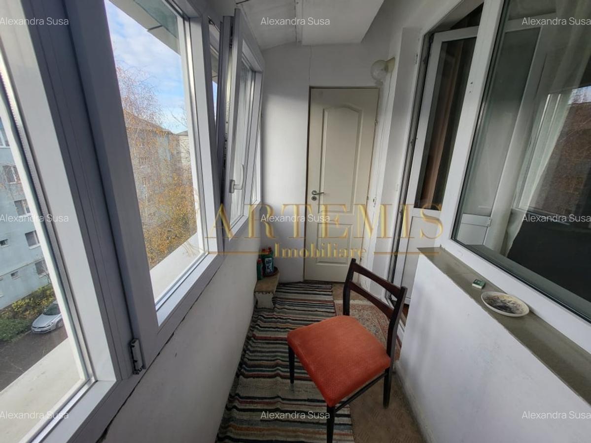 Apartament de 3 camere, decomandat, 60 mp., zona Independentei - 9