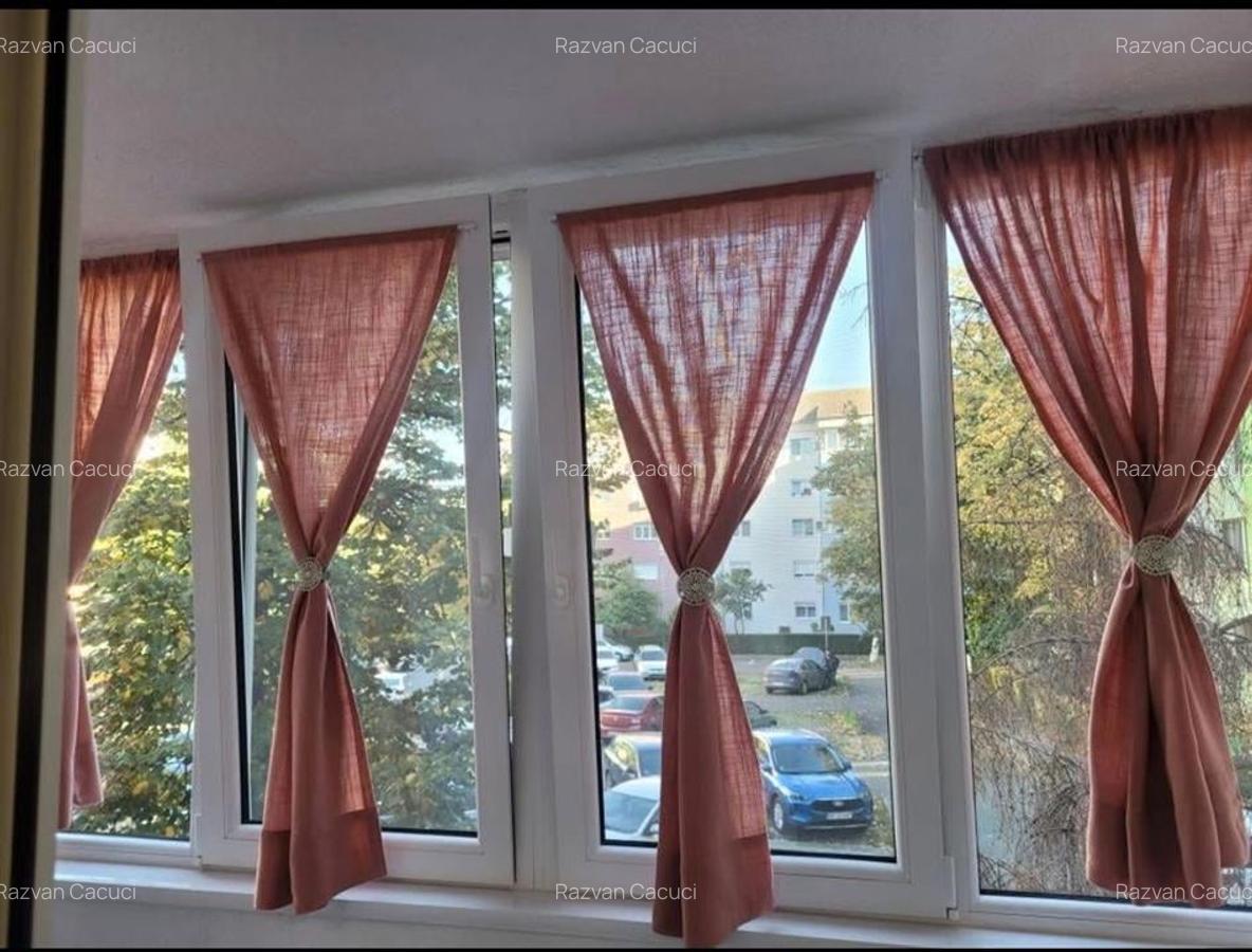 RECO Apartament 3 camere decomandat - 2