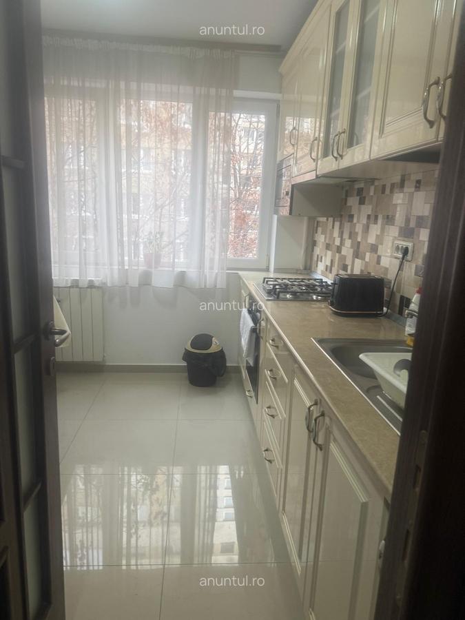 Tineretului , metrou - 3