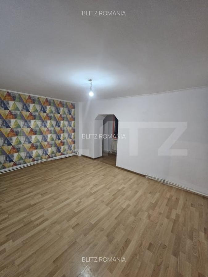 Apartament spatios, 4 camere, zona Obcini - 1