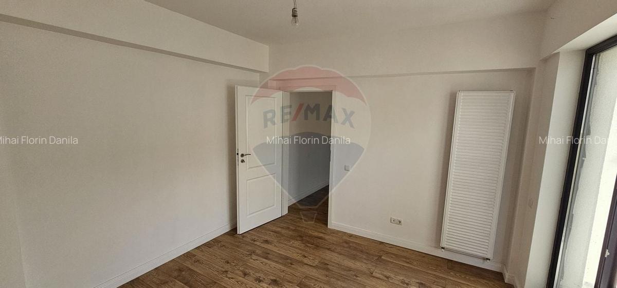 Apartament cu 3 camere de vanzare in zona Andronache - 3