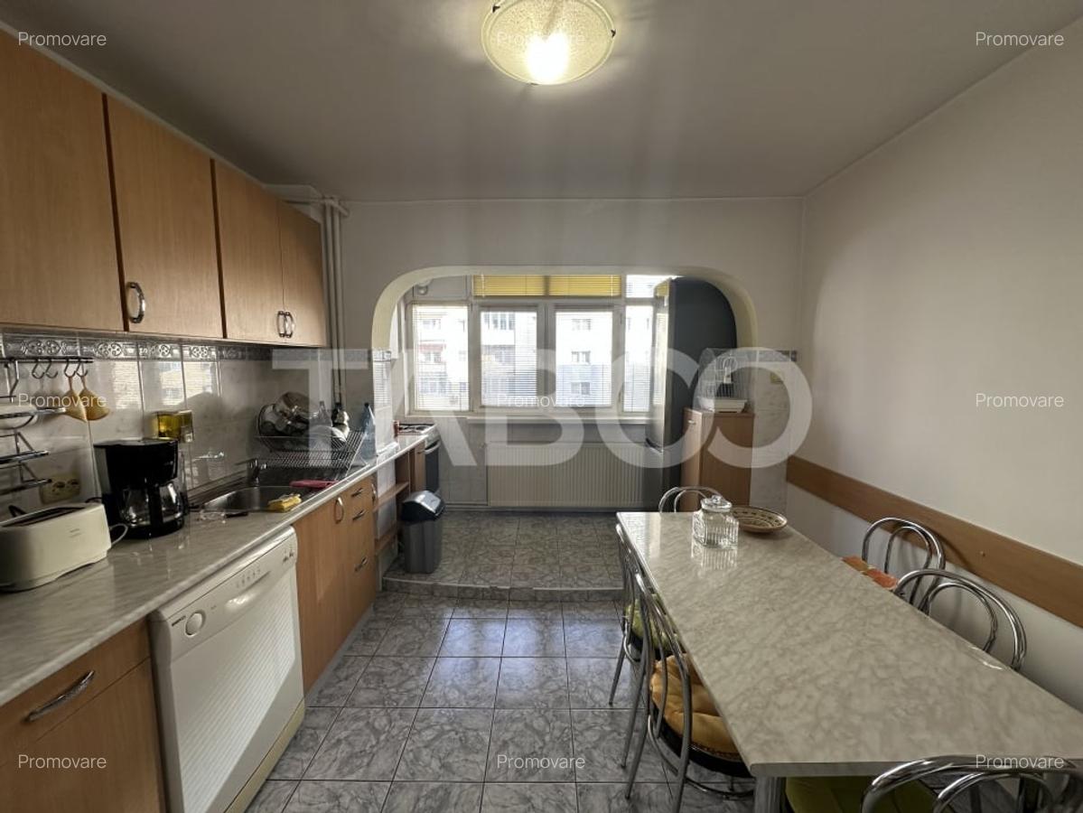 Apartament decomandat etaj intermediar 4 cu 3 camere baie cu geam lift - 8