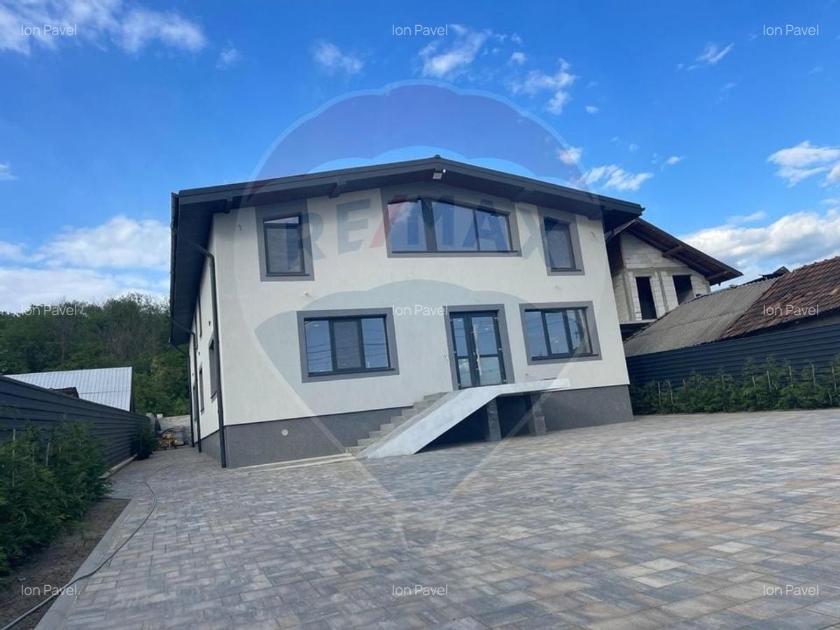 Spatiu comercial de 396 mp de vanzare - 1