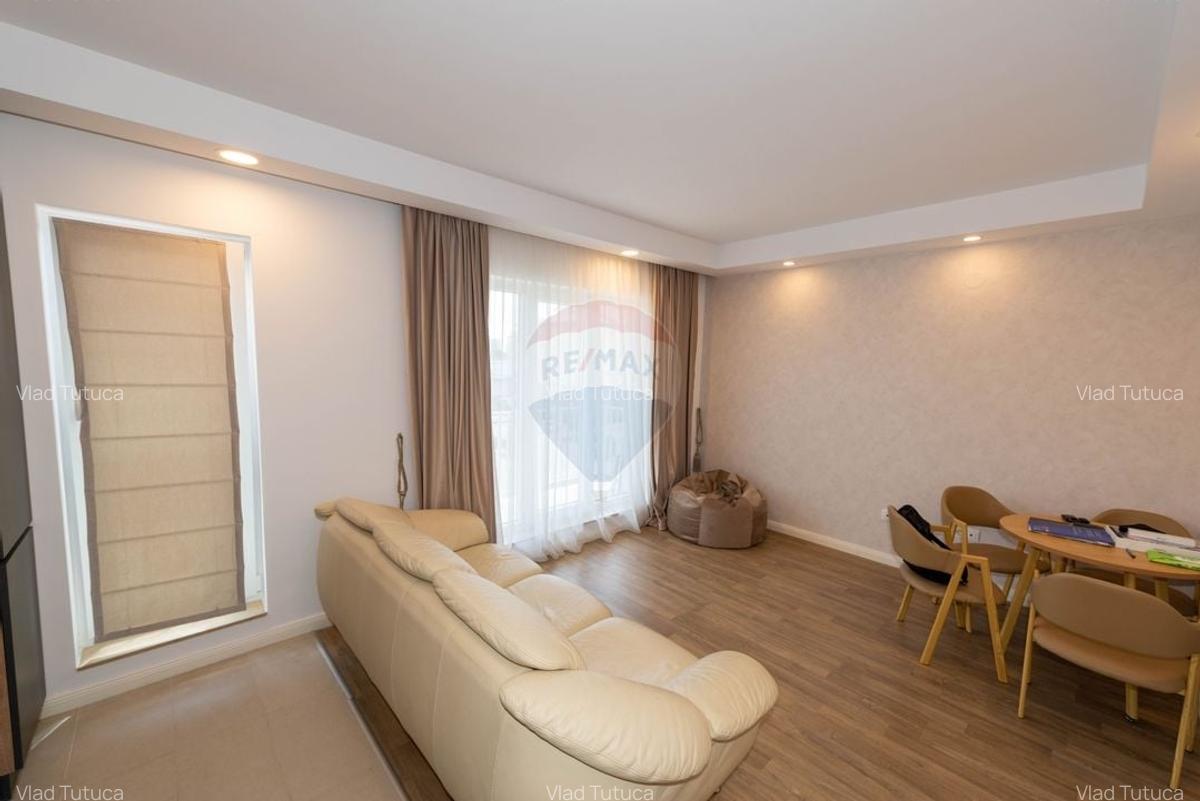 Vanzare apartament cu 3 camere mobilat si utilat ansamblu Cosmopolis - 11